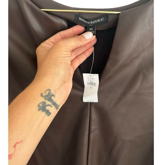 Banana Republic Brown Chocolate Espresso Polyurethane Blouse Size XL NWT - Picture 4 of 10